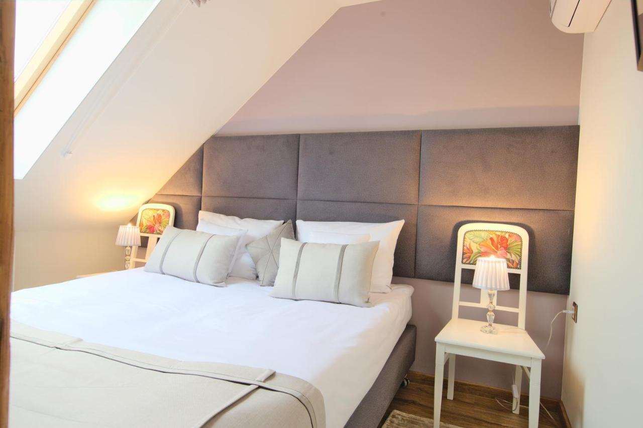 Hotel I Restauracja Na Skarpie ซ็อบโกวิตเซ ชลอสเกีย ภายนอก รูปภาพ