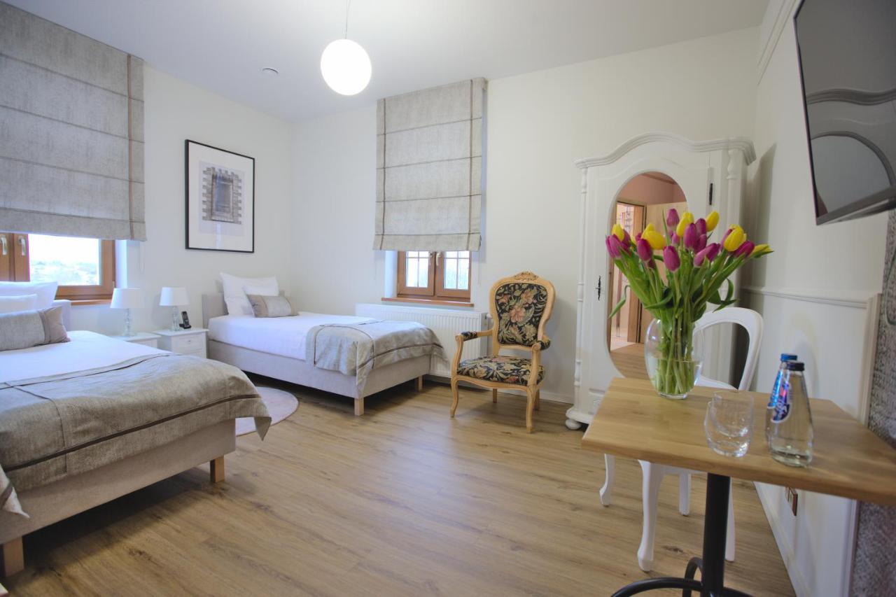 Hotel I Restauracja Na Skarpie ซ็อบโกวิตเซ ชลอสเกีย ภายนอก รูปภาพ